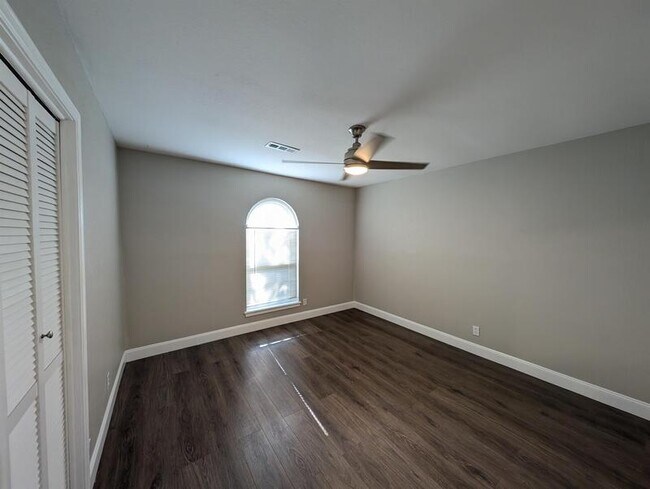 Foto del edificio - 1604 S Redbud Pl