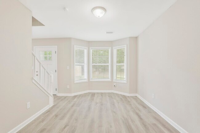 Building Photo - 3785 Cypress Pointe Dr