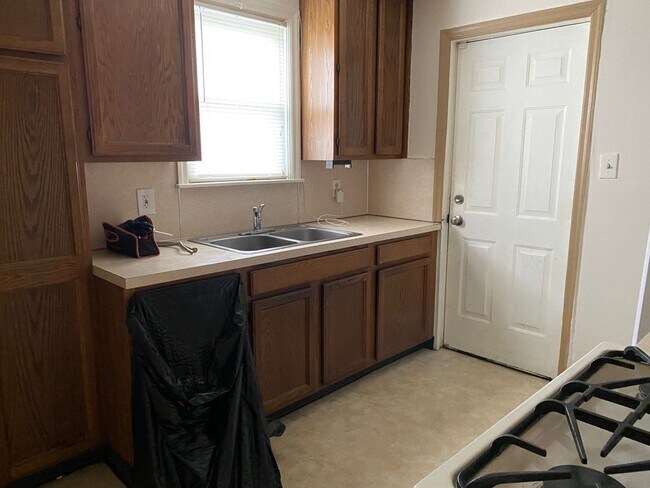 Building Photo - 3 br, 1 bath House - 333 LIBERTY COURT