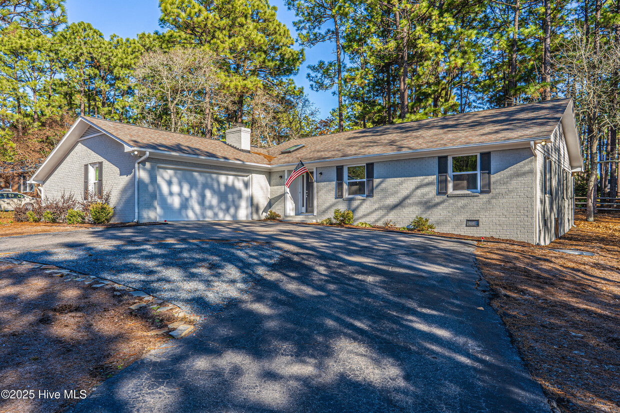 Foto principal - 70 Pitch Pine Ln