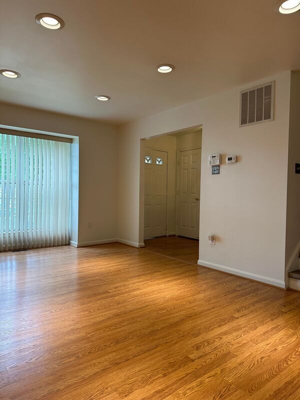 Building Photo - 55 Silentwood Ct