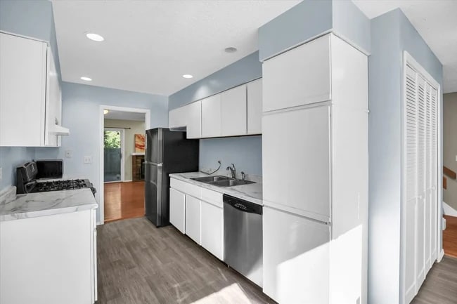 Building Photo - 1310 Brighton Dr