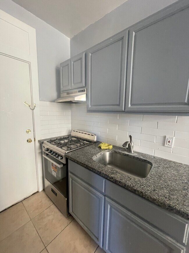 207 S Harrison St 23 - 220 S Harrison St