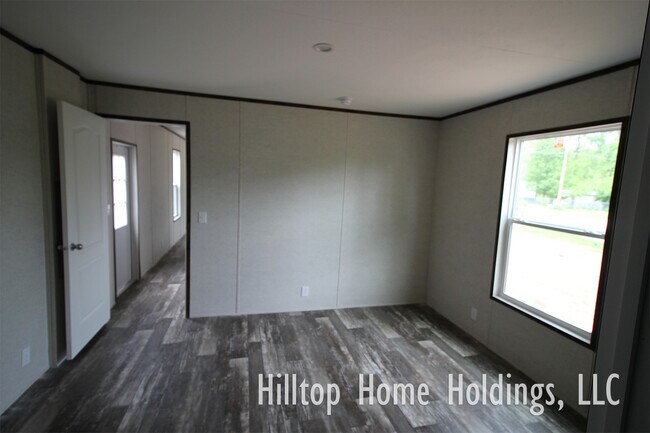 Building Photo - 31 Hilltop Rd