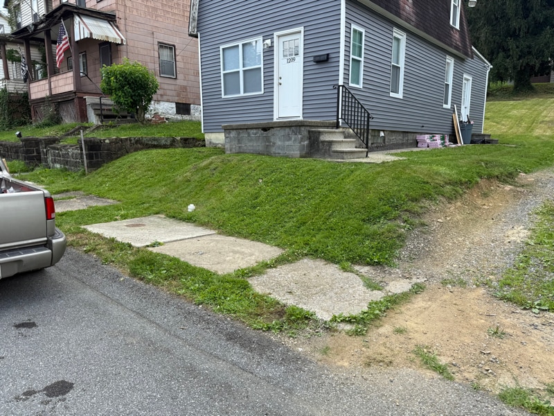 Primary Photo - 1209 Virginia Ave
