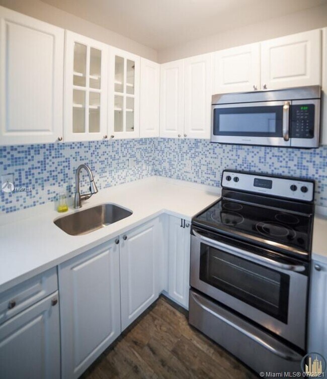 Foto del edificio - 53 NE 49th St