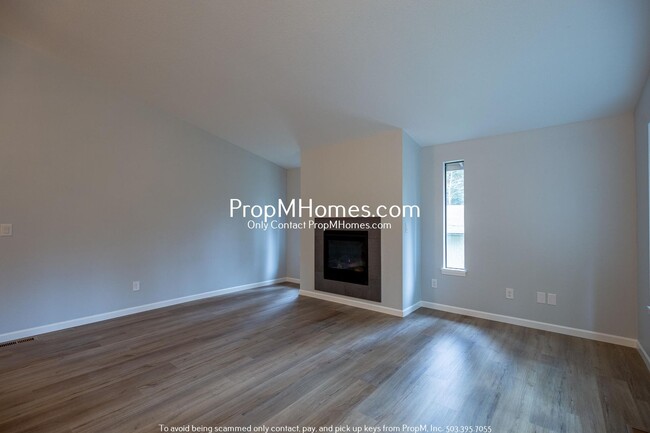Foto del edificio - Beautifully Updated Three Bedroom Lake Osw...