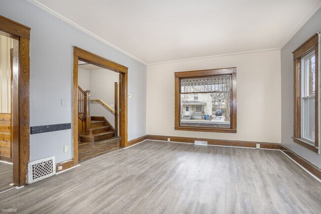 Building Photo - 5 br, 2 bath House - 83 College St
