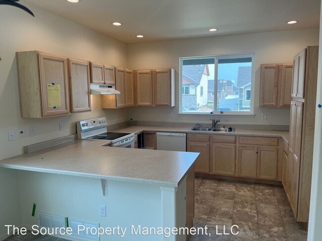 Building Photo - 4 br, 2.5 bath House - 906 Ashbrook Dr