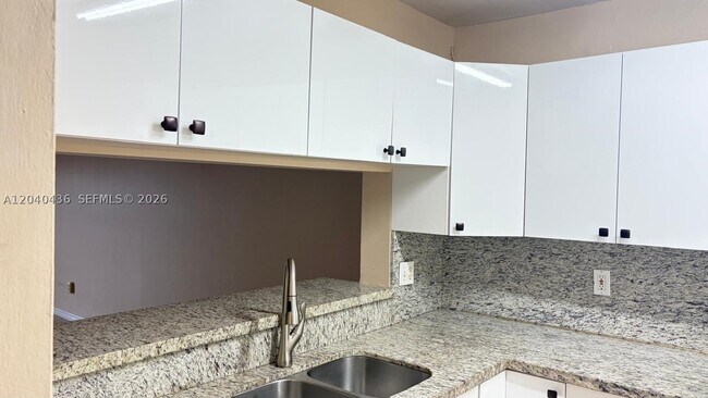 Foto del edificio - 8540 SW 149th Ave