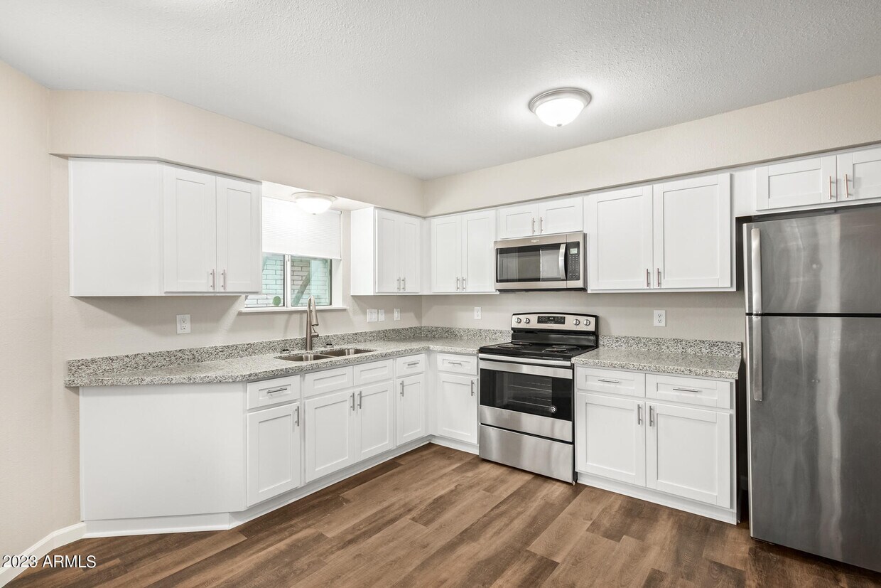 Primary Photo - 1146 E 2nd St