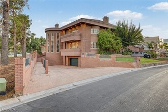 Building Photo - 1105 Broadmoor Ave