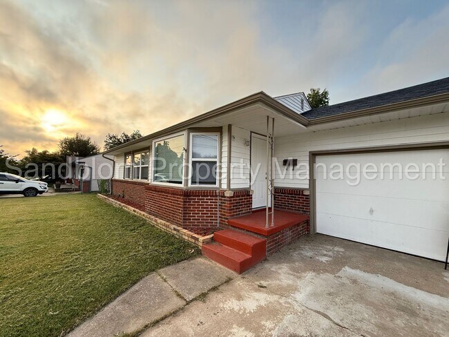 Foto del edificio - For Lease | Midtown Tulsa | Available Now!