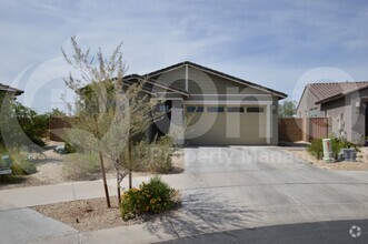 Building Photo - 2850 E Yuma Ave