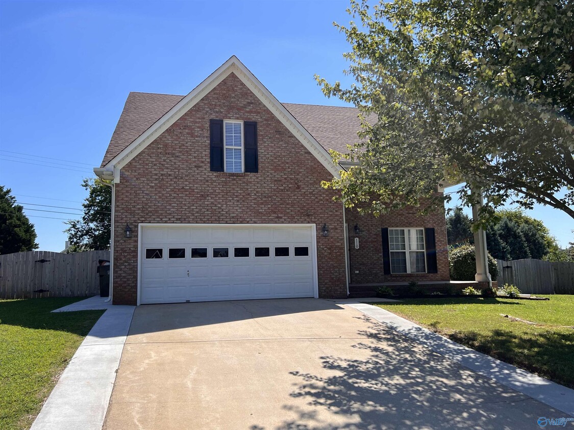 Foto principal - 110 Tudor Pl