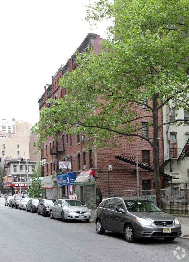 Building Photo - 219 W 100th St