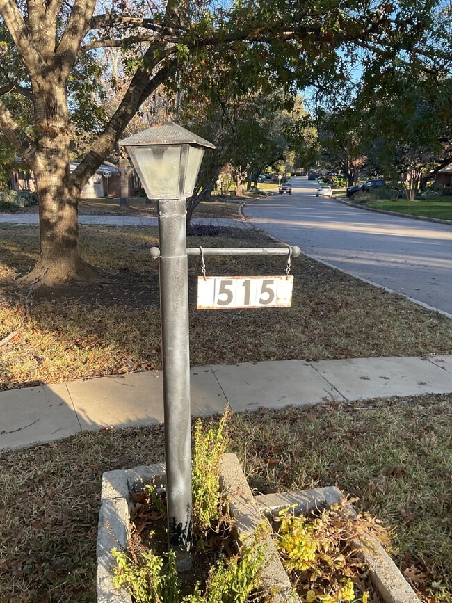 Foto del edificio - 515 Cave Ln