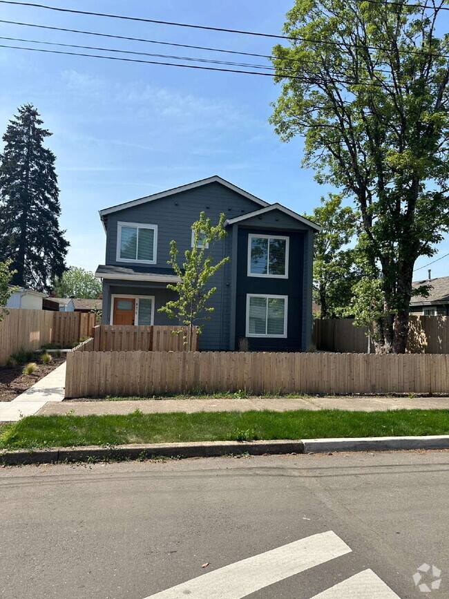 Building Photo - 8479 SE 64th Ave