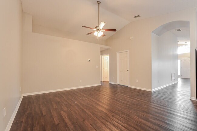 Building Photo - 287 Brightview Dr