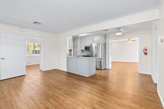 Building Photo - 1025 Golden Gate Dr