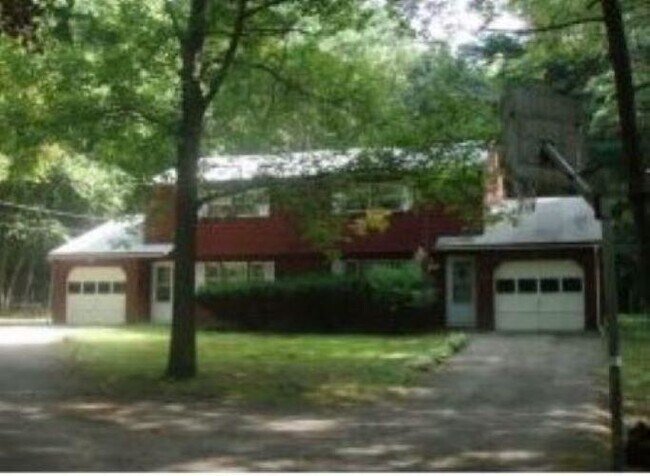 Foto del edificio - 15 Deerwood Dr