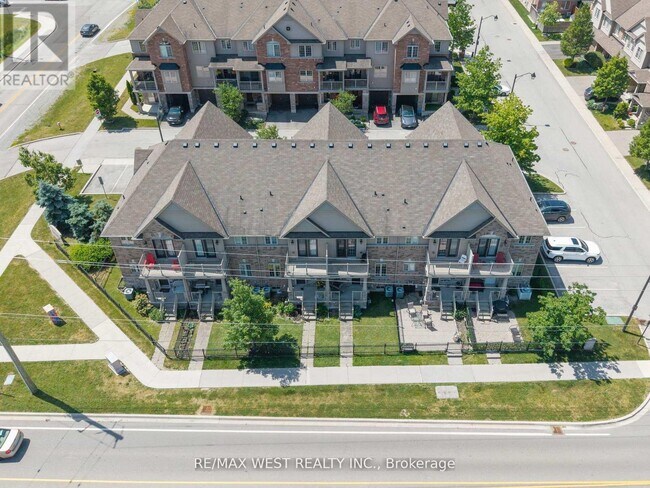Photo du bâtiment - 515-515 Winston Rd