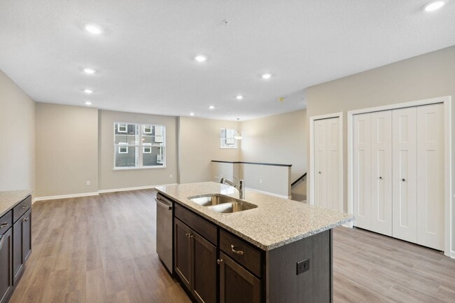 Building Photo - 13647 Marsh View Blvd