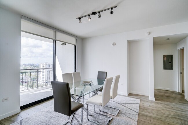 Foto del edificio - 999 SW 1st Ave