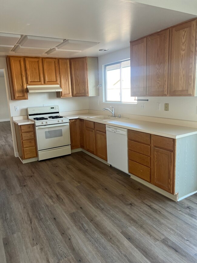 Building Photo - 156 Alcor Ave