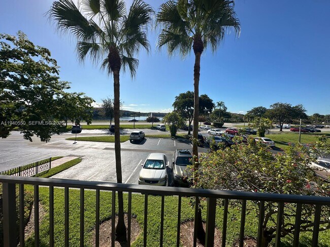 Foto del edificio - 13255 SW 9th Ct