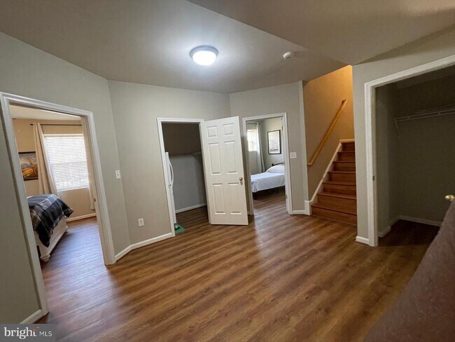 Foto del edificio - 6042 Joseph Scott Dr