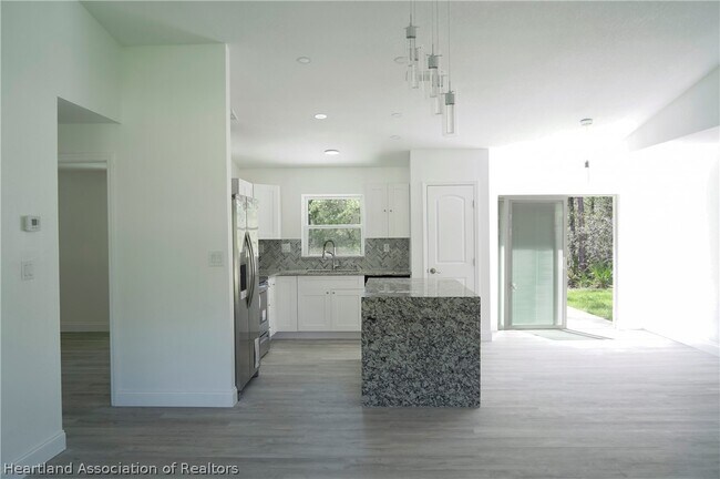 Foto del edificio - 837 Hanover Ave
