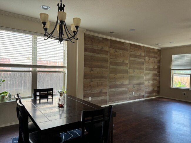 Foto del edificio - 1013 Long Pointe Ave