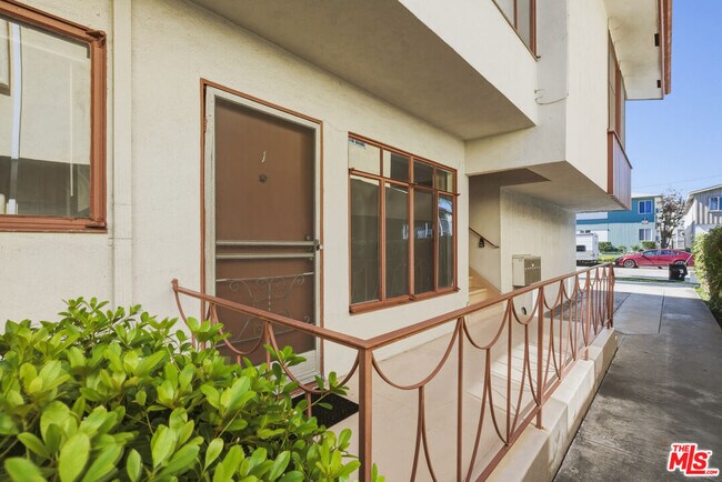 Foto del edificio - 1058 S Wooster St