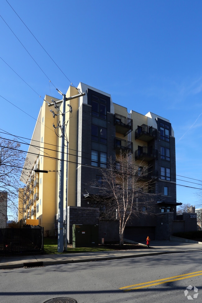 Building Photo - 1101 18th Ave Condominiums