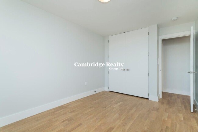 Building Photo - 335 Harvard St