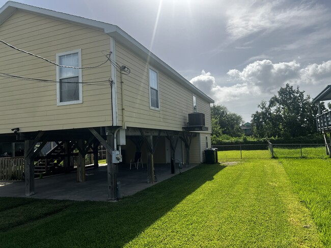 Front of House - 233 13th St