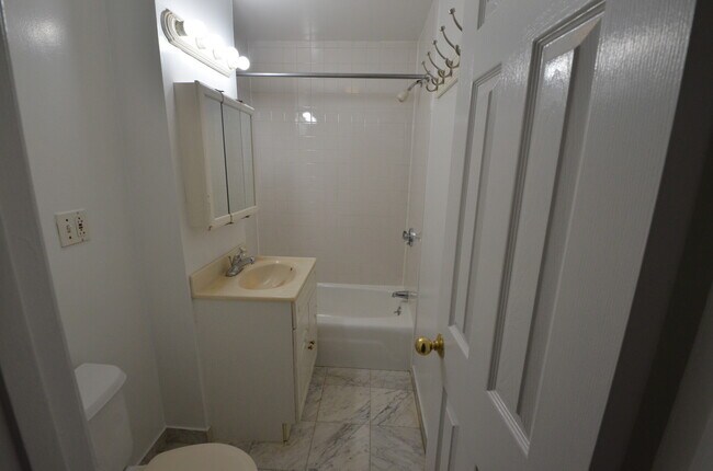 Bathroom - 67 Symphony Rd