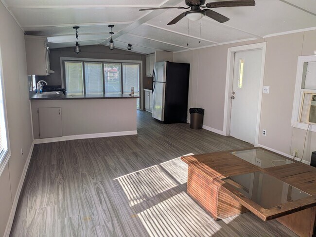 Foto del edificio - 158 W Taylor