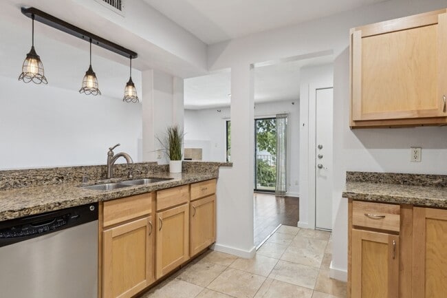 Foto del edificio - 4777 Cedar Springs Rd