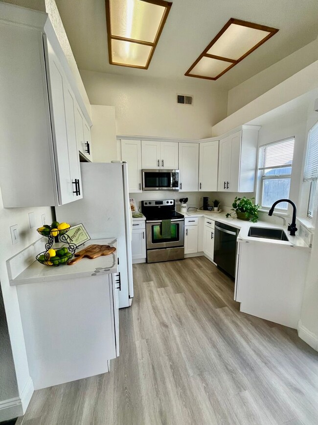 Building Photo - Remodeled 3 Bedroom Home for Rent in Rocklin
