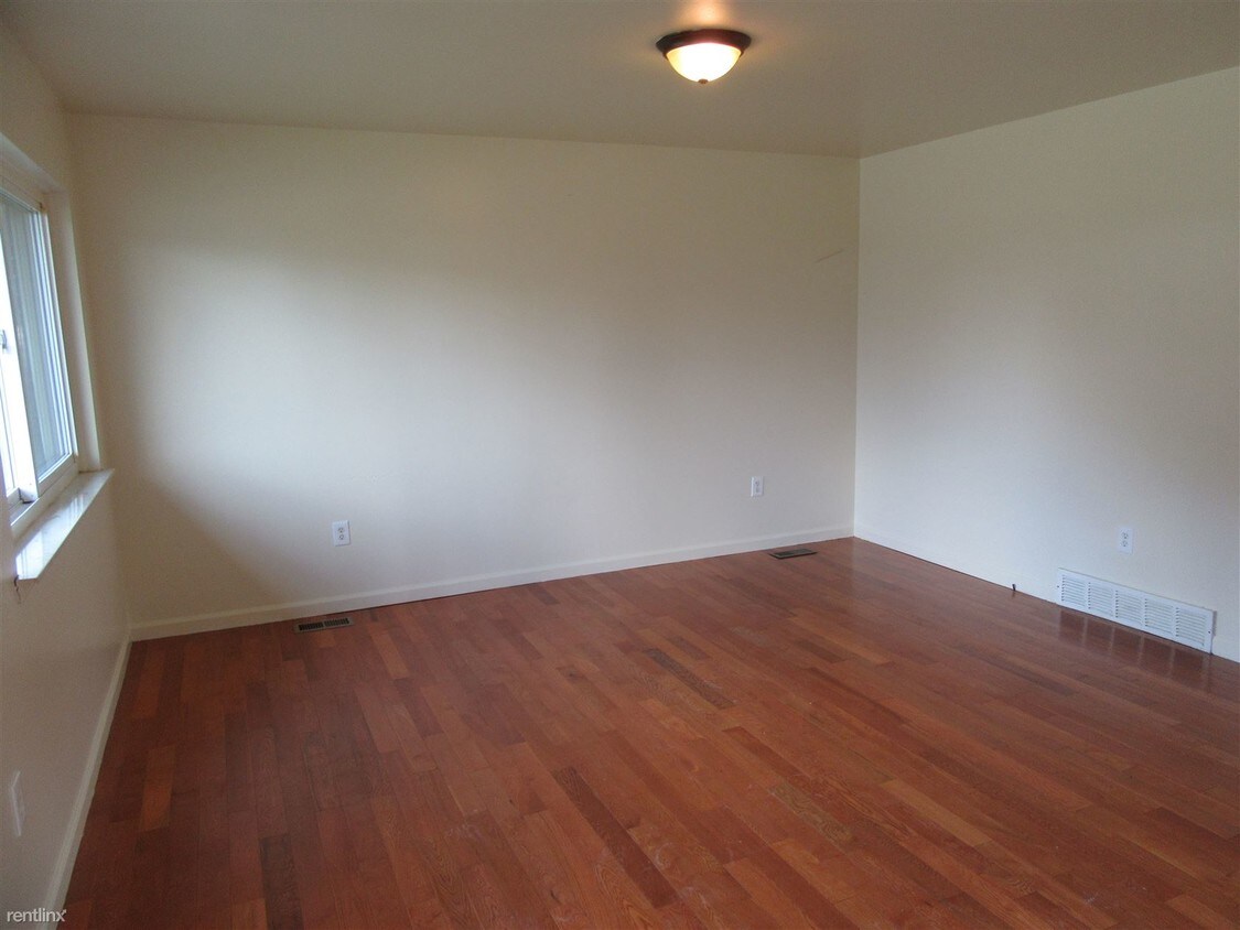 Building Photo - 3 br, 1 bath House - 4040 Garrick Ave