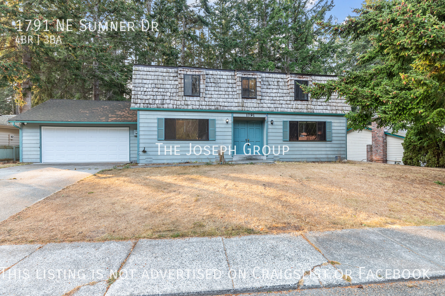 Primary Photo - Bright 4-Bed Home in Oak Harbor with Spaci...