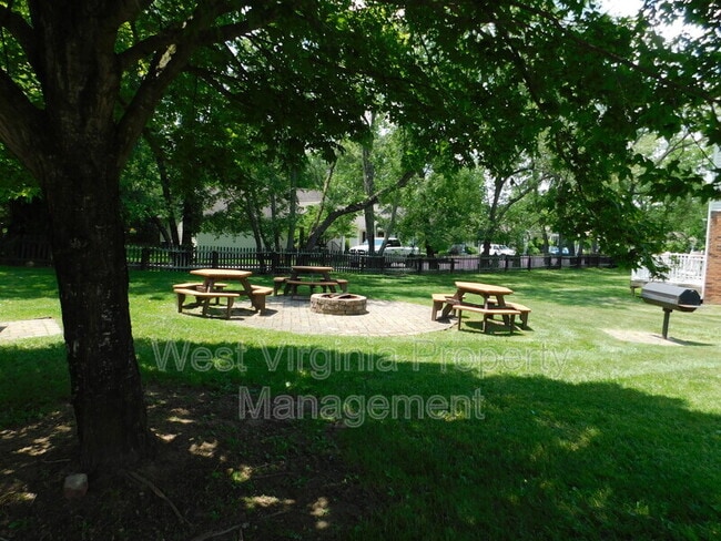 Foto del edificio - 156 Cardinal Wy