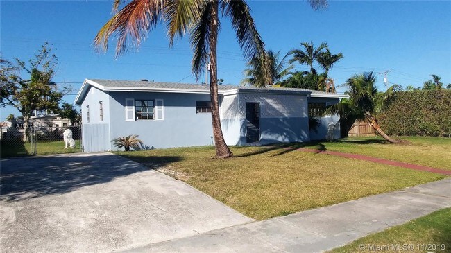 Building Photo - 10131 Dominican Dr