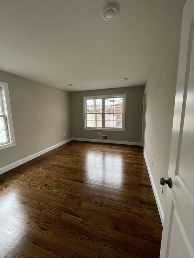 Bedroom - 87 Beech St