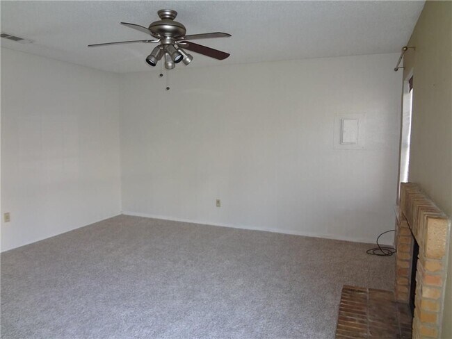 Building Photo - 1163 Dallas Dr