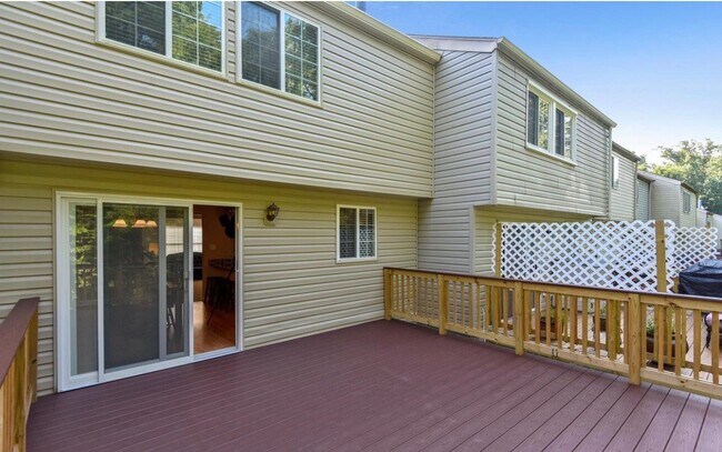 Building Photo - 7574 Aspenpark Rd