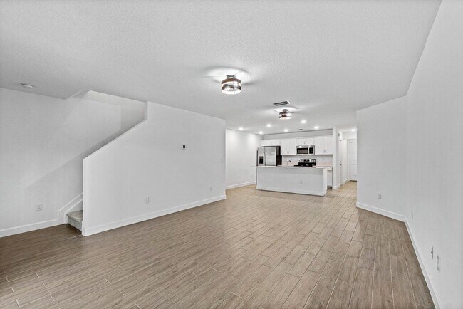 Foto del edificio - 6001 Woods Edge Cir