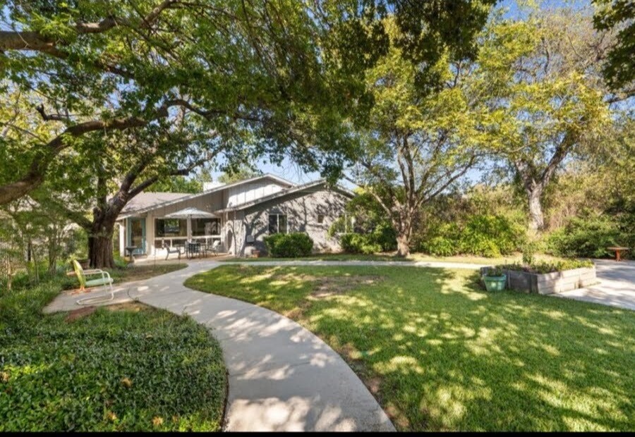 902 NW 8th St, Grand Prairie, TX 75050 House Rental in Grand Prairie